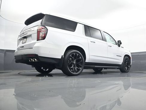 Used 2023 Chevrolet Suburban High Country w/ Advanced Technology Package AWD/4WD image 38