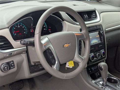 Used 2017 Chevrolet Traverse LT image 14