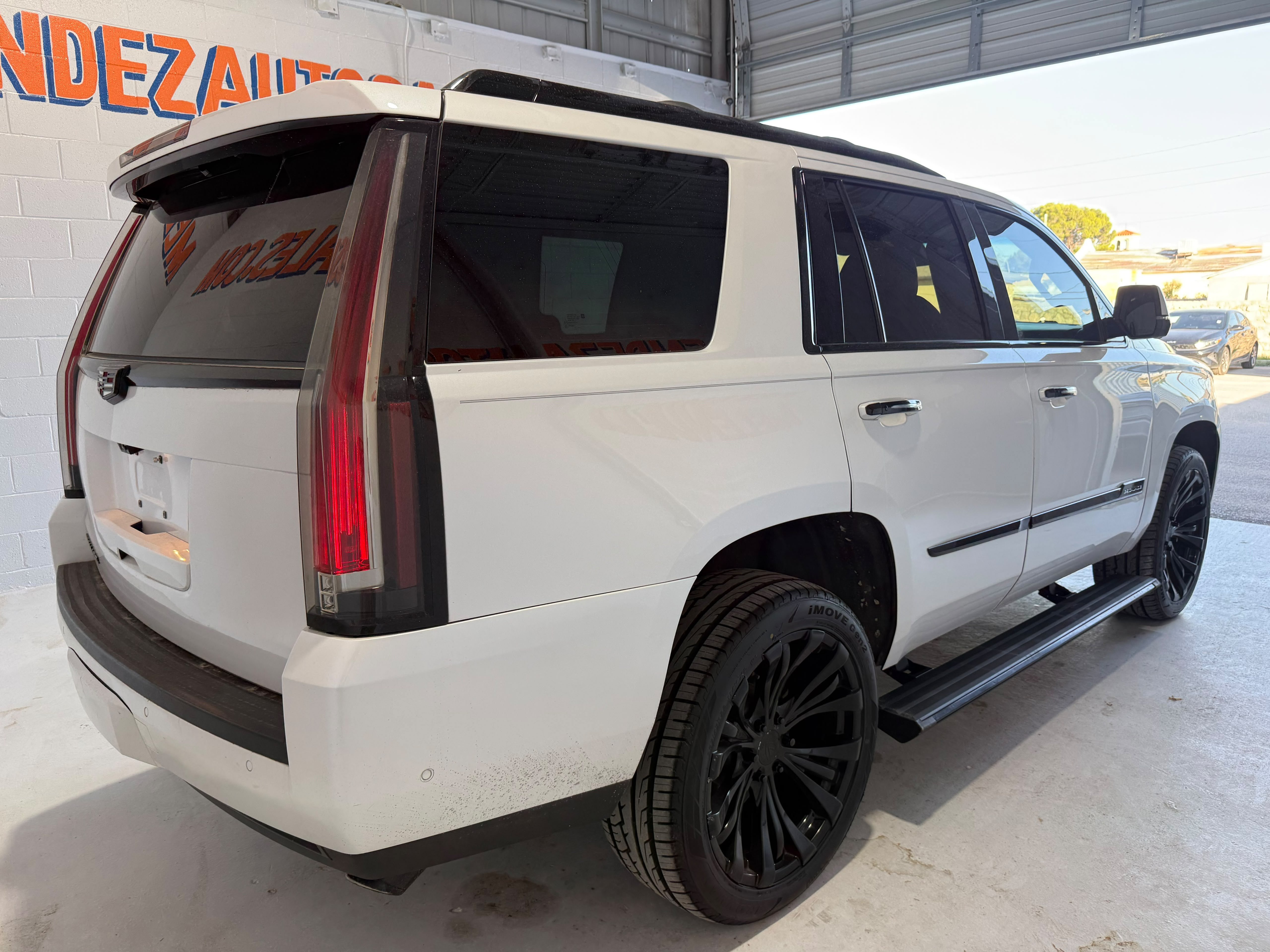 Used 2020 Cadillac Escalade Platinum AWD/4WD image 6