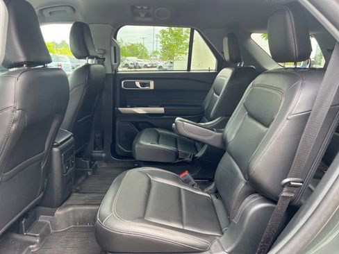 Used 2023 Ford Explorer XLT w/ Equipment Group 202A AWD/4WD image 18