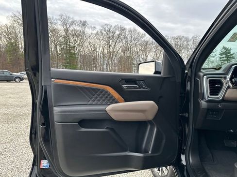 Used 2024 GMC Canyon Denali image 24