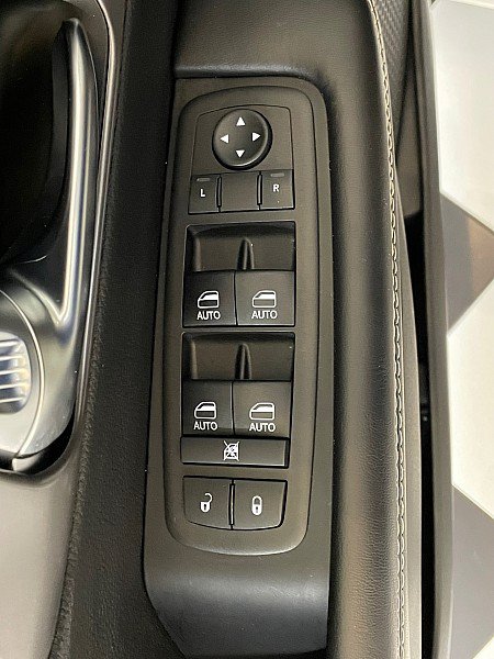 Used 2026 Chrysler Pacifica Select FWD image 20