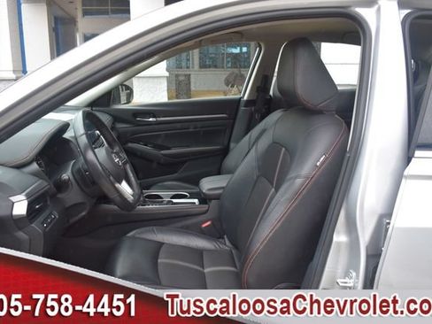 Used 2024 Nissan Altima 2.5 SR FWD image 18