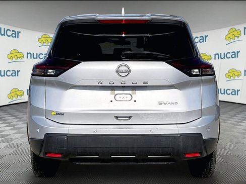 Used 2024 Nissan Rogue SV image 5