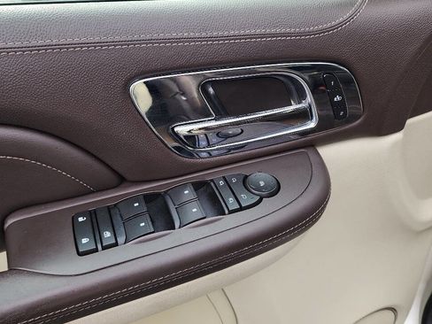 Used 2009 Cadillac Escalade Platinum image 17