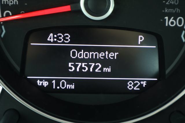 Used 2017 Volkswagen Beetle 1.8T Classic FWD image 2