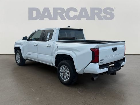 Used 2025 Toyota Tacoma SR5 image 5