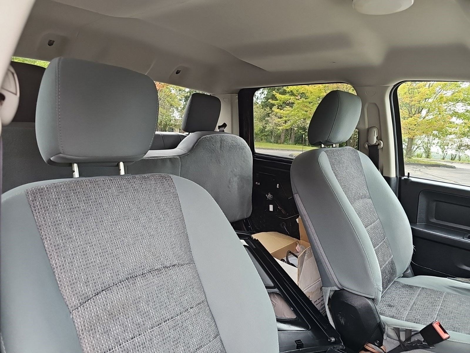 Used 2016 RAM 1500 4x4 Crew Cab image 12