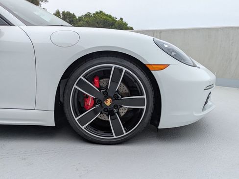 New 2025 Porsche 718 Boxster S image 10