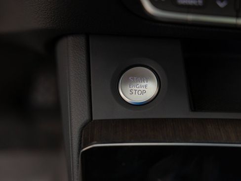 Used 2024 Audi Q5 2.0T Premium w/ Convenience Package image 40