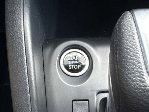 Certified 2025 Nissan Kicks Play S image 30