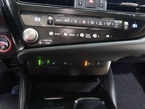 Used 2025 Lexus ES 300h w/ Premium Package FWD image 23