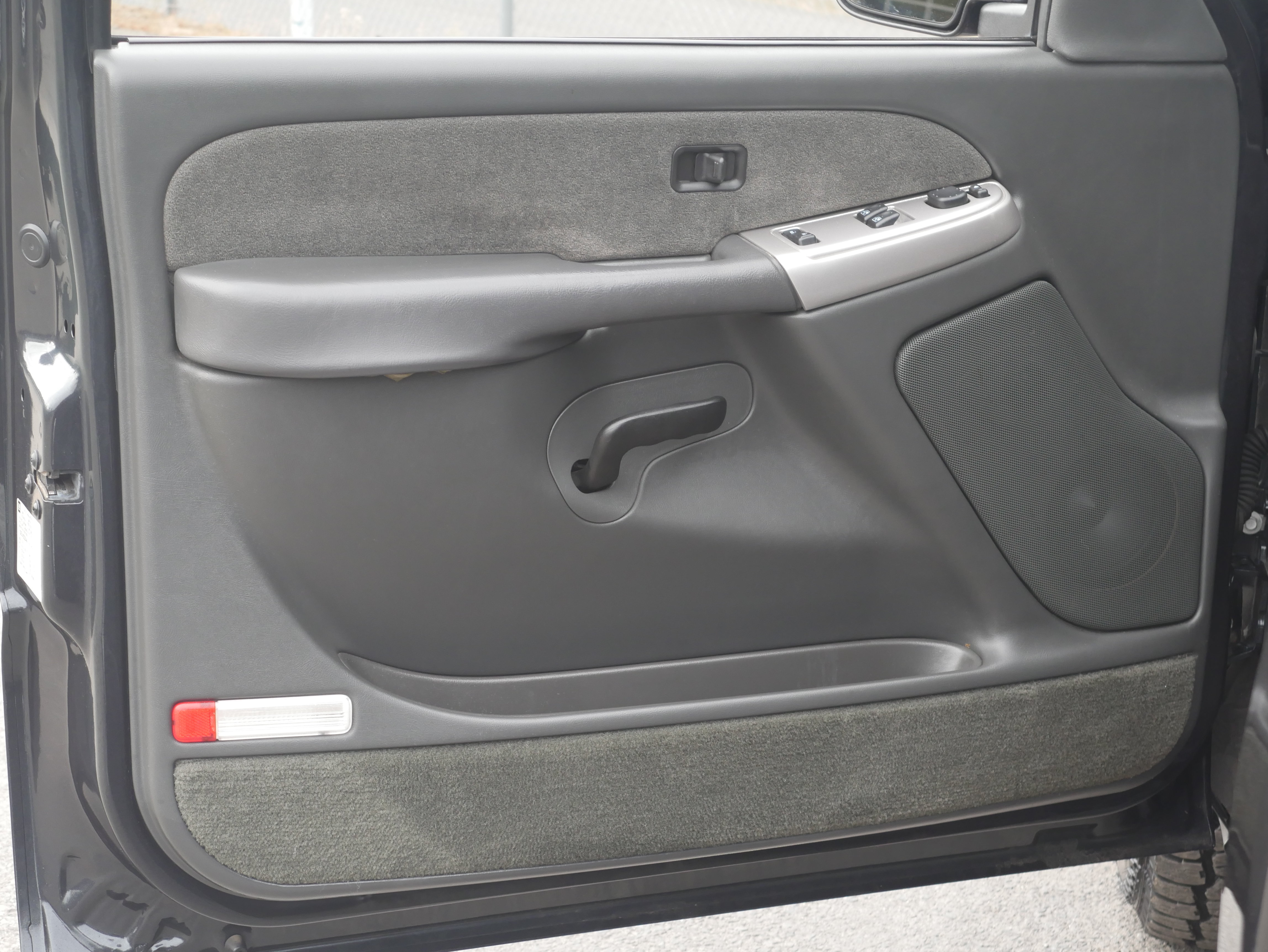 Used 2003 Chevrolet Silverado 1500 LS RWD image 26