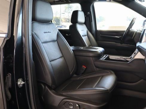 Used 2021 GMC Yukon XL Denali w/ Denali Premium Package image 50