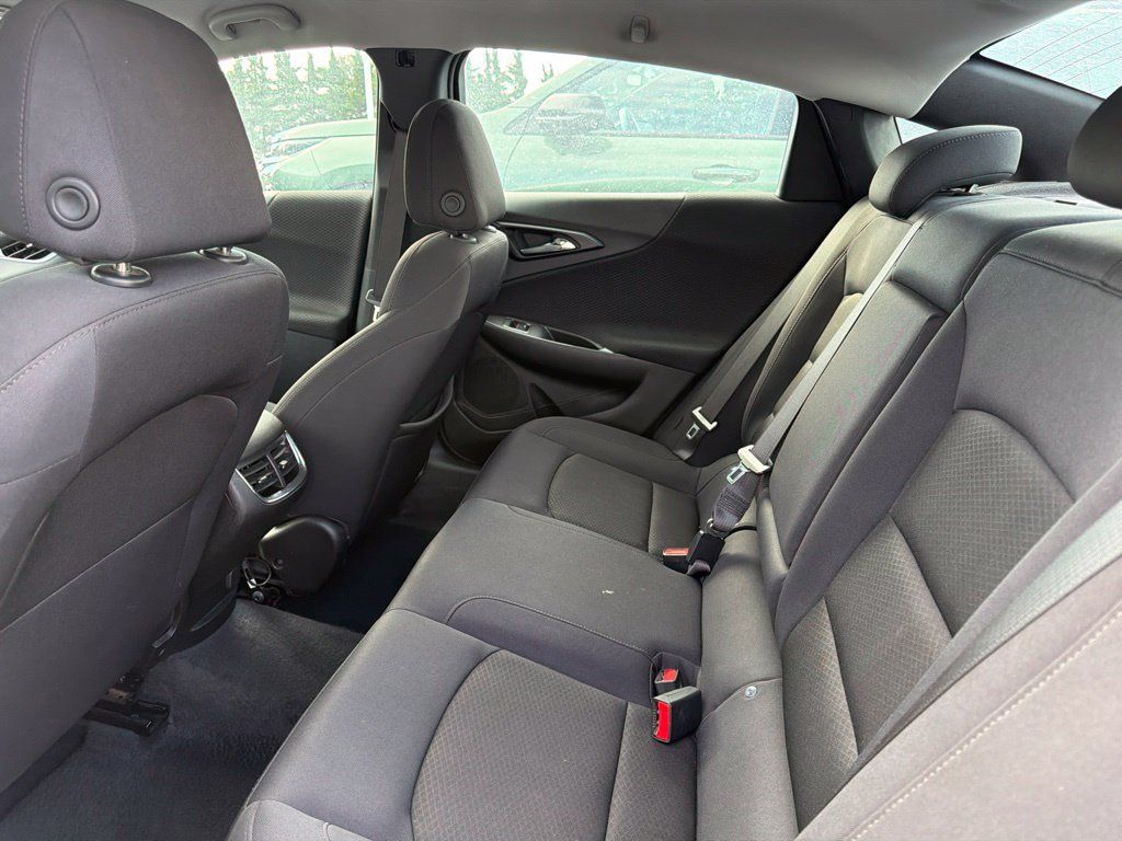 Used 2025 Chevrolet Malibu LT FWD image 10