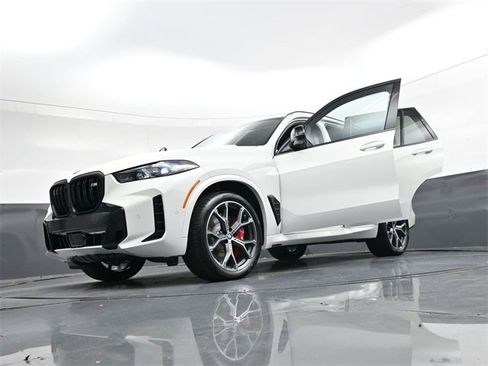 New 2026 BMW X5 M60i w/ Climate Comfort Package image 39