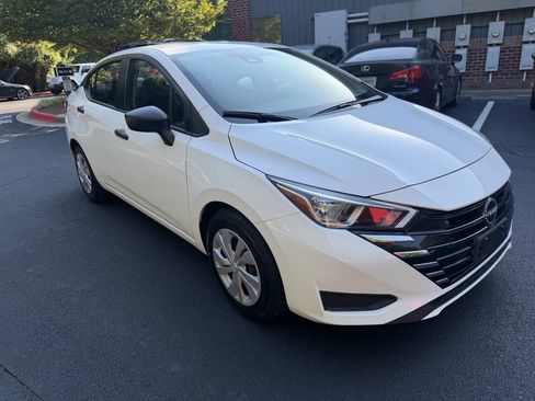 Used 2023 Nissan Versa S FWD image 8