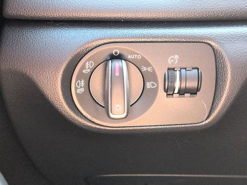 Used 2015 Audi Q3 2.0T Prestige image 25