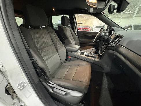Used 2022 Jeep Grand Cherokee Laredo E w/ Security & Convenience Group AWD/4WD image 42