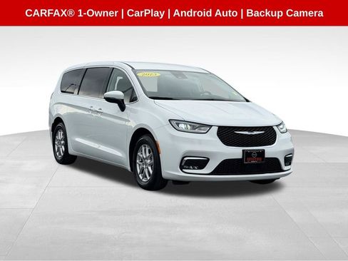 Used 2023 Chrysler Pacifica Touring-L FWD image 1