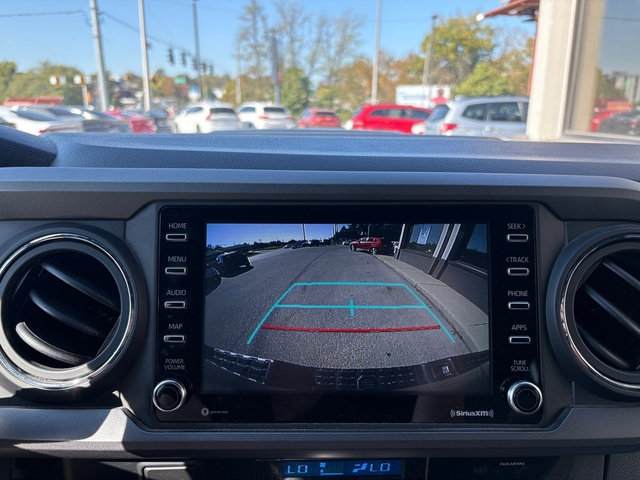Used 2022 Toyota Tacoma TRD Sport AWD/4WD image 35