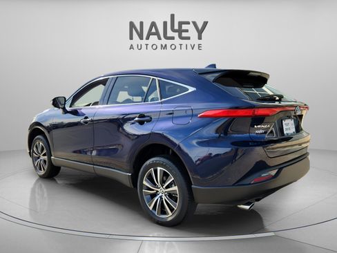 Certified 2023 Toyota Venza LE image 3