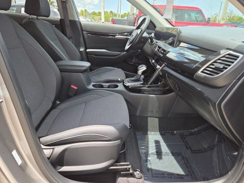 Used 2025 Kia Seltos S FWD image 14