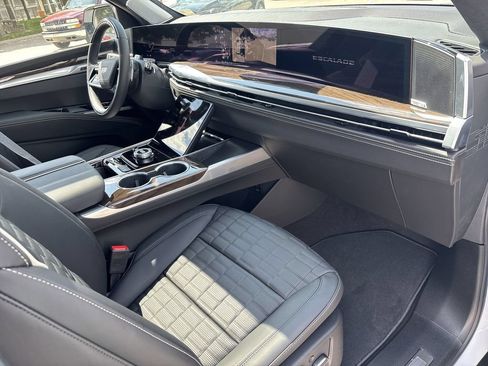 New 2026 Cadillac Escalade Platinum Sport AWD/4WD image 30