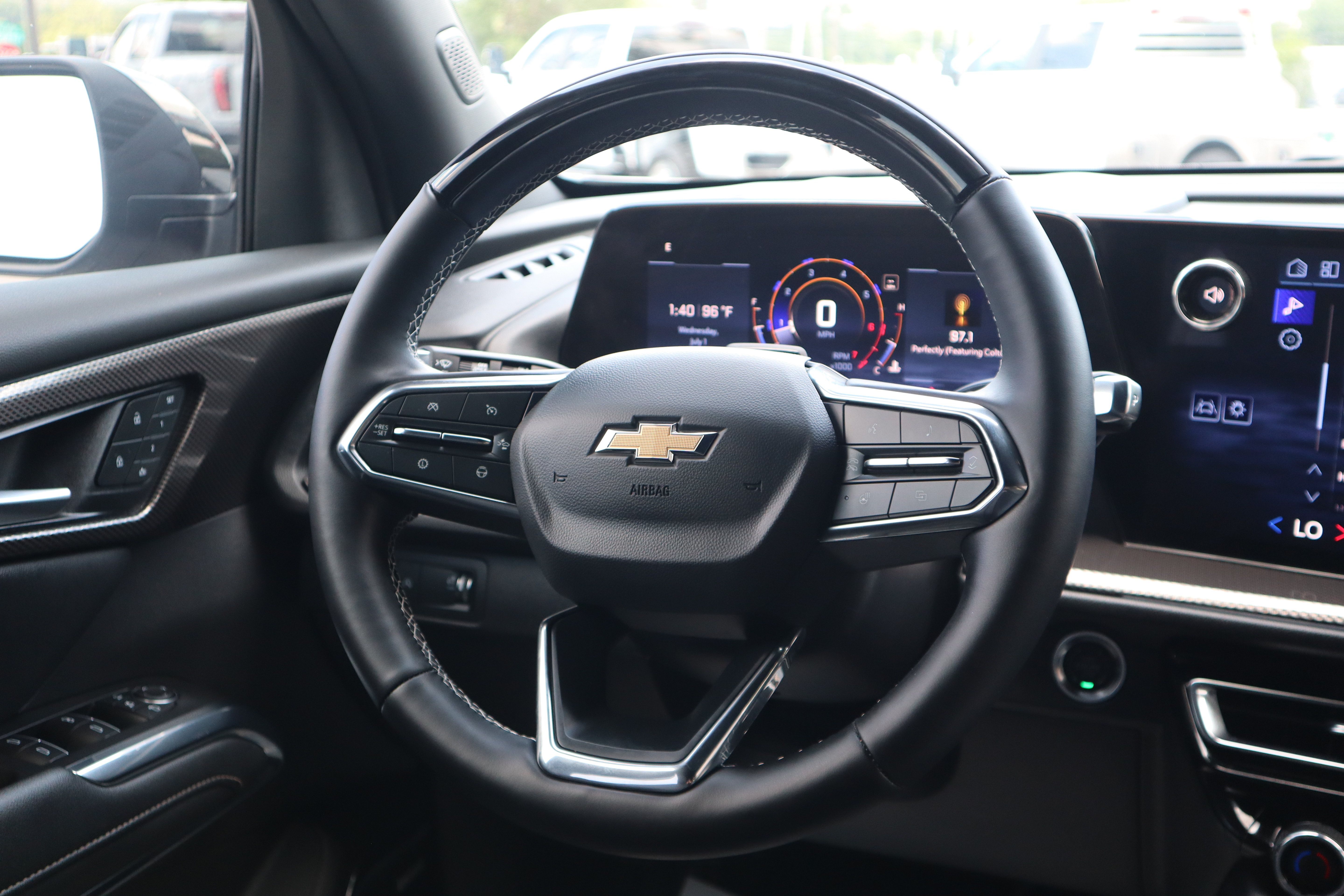 Used 2025 Chevrolet Traverse High Country FWD image 14