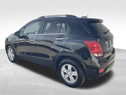 Used 2019 Chevrolet Trax LT w/ LT Convenience Package FWD image 7