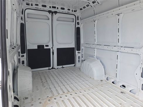 Used 2026 RAM ProMaster 2500 w/ Convenience Group FWD image 9