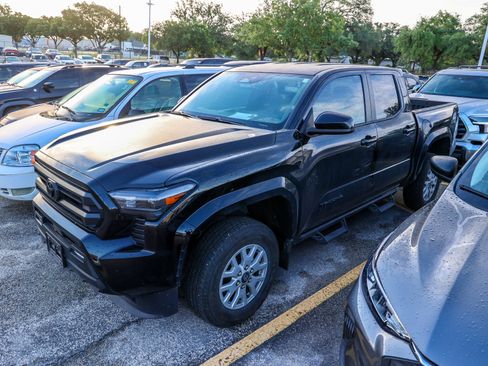 Used 2024 Toyota Tacoma SR5 RWD image 3