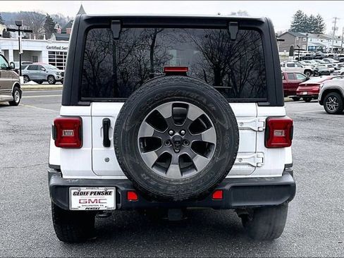 Used 2018 Jeep Wrangler Unlimited Sahara image 6