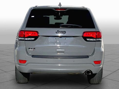 Used 2019 Jeep Grand Cherokee Altitude AWD/4WD image 5