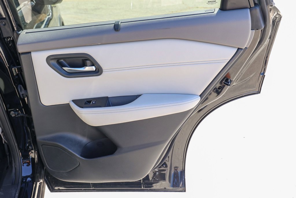 Used 2023 Nissan Rogue SV FWD image 21