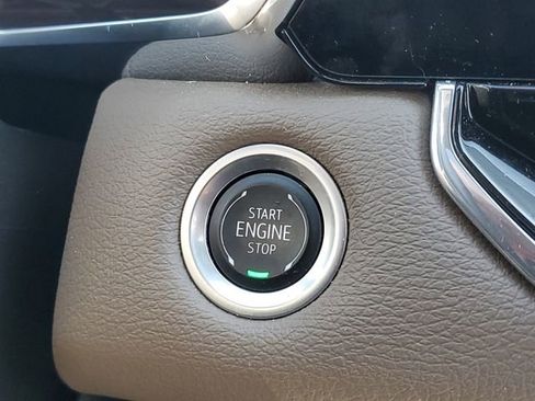 Certified 2024 GMC Canyon Denali AWD/4WD image 23