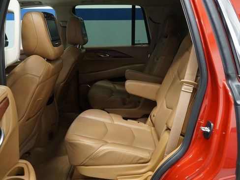 Used 2015 Cadillac Escalade Platinum image 24