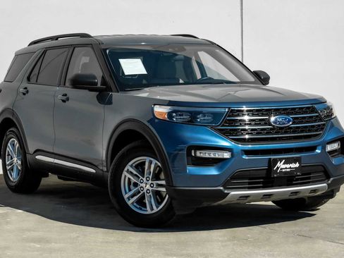 Used 2020 Ford Explorer XLT w/ Equipment Group 202A image 6