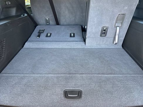 Used 2026 Chevrolet Suburban RST RWD image 22