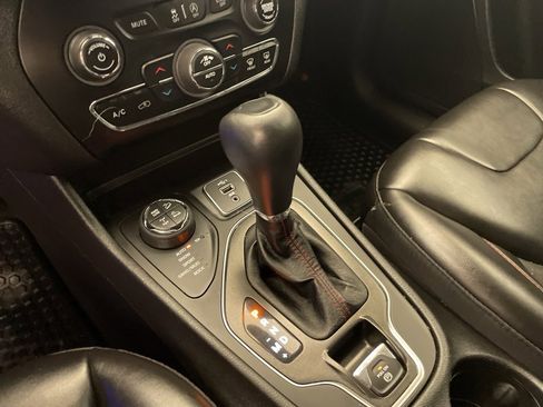 Certified 2021 Jeep Cherokee Trailhawk w/ Comfort/Convenience Group image 18