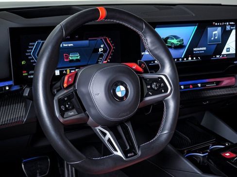 Used 2025 BMW M5 w/ Carbon Package image 25