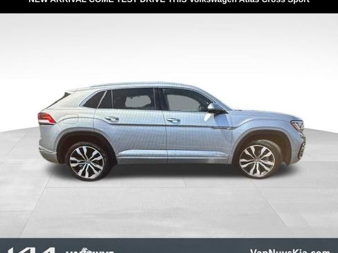 Used 2023 Volkswagen Atlas Cross Sport SEL Premium R-Line image 2