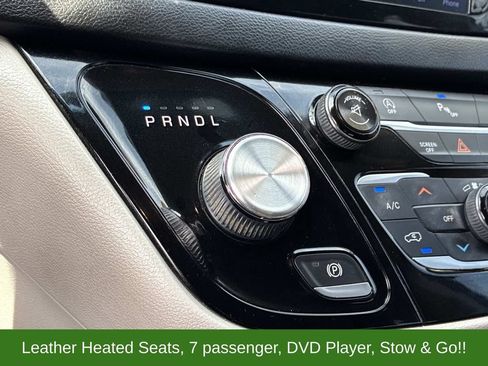Used 2017 Chrysler Pacifica Touring-L FWD image 30