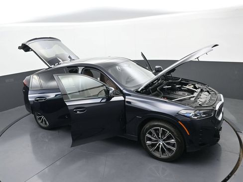 Used 2026 BMW X6 xDrive40i AWD/4WD image 38