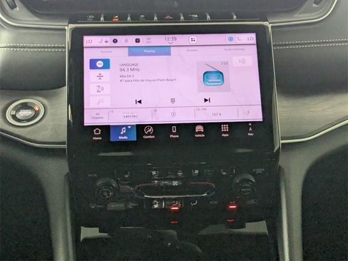 Used 2025 Jeep Grand Cherokee Limited w/ Luxury Tech Group II image 19