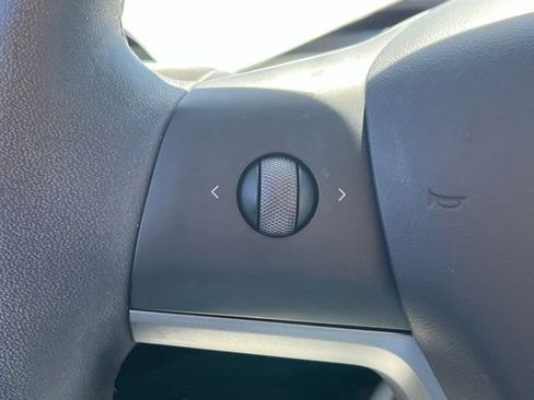 Used 2023 Tesla Model 3 Standard Range image 16