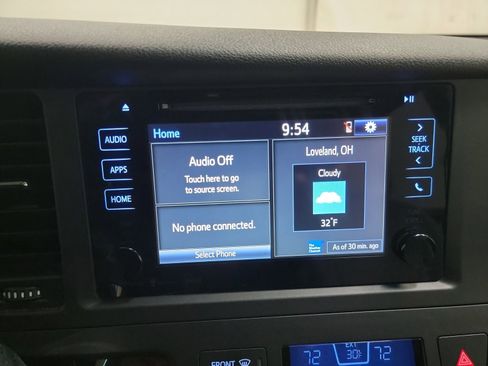 Used 2016 Toyota Sienna LE image 22