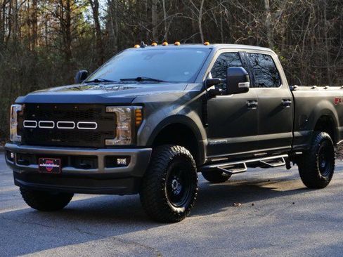 Used 2019 Ford F250 Lariat w/ Lariat Ultimate Package image 6