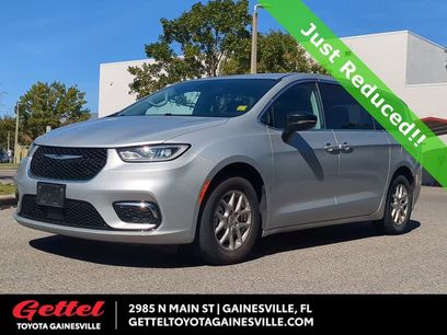 Used 2024 Chrysler Pacifica Touring-L