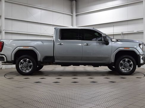 Used 2025 GMC Sierra 2500 SLT w/ SLT Premium Package AWD/4WD image 9